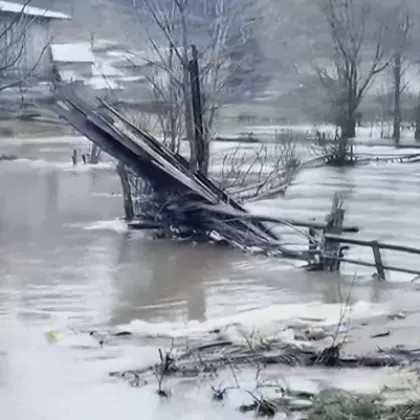 Проливните дъждове в неделя предизвикаха проблеми на места в Южна