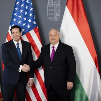 "Вашият успех е и наш", каза Рубио, стискайки ръката на Орбан