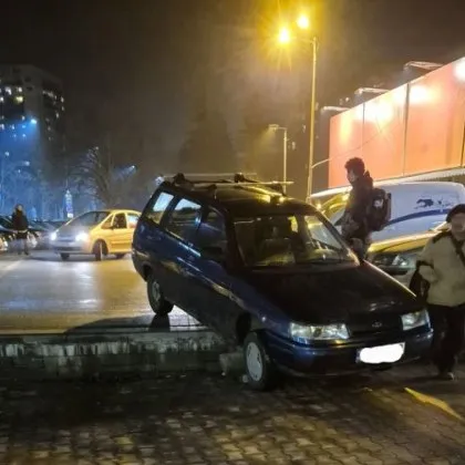 Инцидент на паркинга на метростанция Вардар в София предизвика лавина