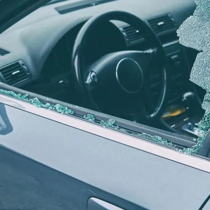 Вандали нанесоха щети по осем автомобила в Пазарджишко