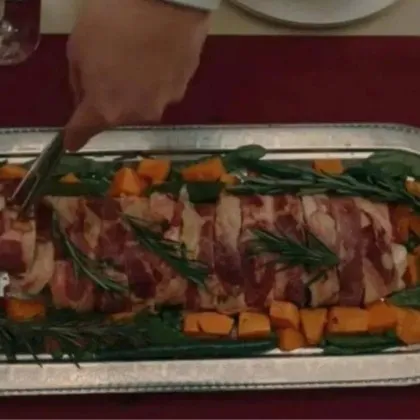 Скандал в Турция: сцена със свинско месо в сериал предизвика вълна от реакции СНИМКА