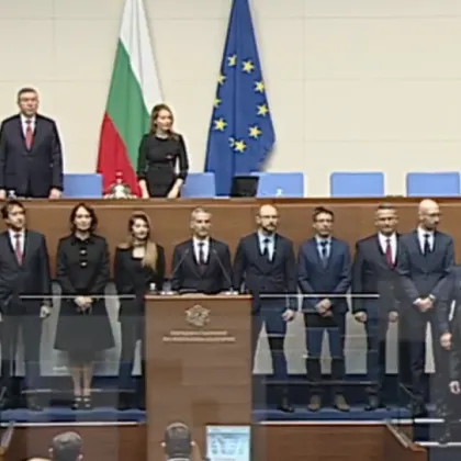 Служебният министър председател Андрей Гюров и министрите от служебното правителство положиха