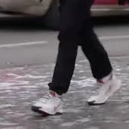 Леден ад в Берлин - болниците в колапс, стотици са ранени при падания