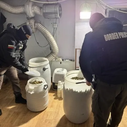 Откриха нарколаборатория в Софийско! Има задържани, намериха 30 кг дрога СНИМКИ