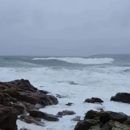 Продължава операцията по издирването на изчезналия риболовен кораб край Маслен