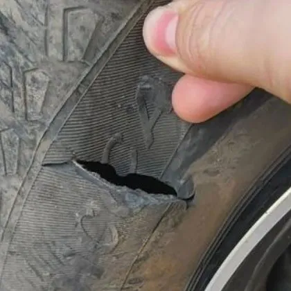 "Виден люлинкки рейжнджър" посегна на паркирана кола