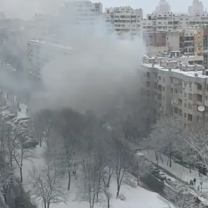 Кола се запали в София ВИДЕО