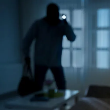 Заловиха крадец, промъкнал се в чуждо жилище