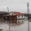 Река преля и заля част от наш град! Изведени са хора СНИМКИ