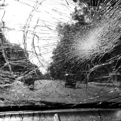 40-годишен е загиналият при катастрофата край Садово