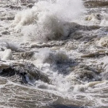 Марица беснее в Гърция! Разкъса диги, заля над 100 000 дка