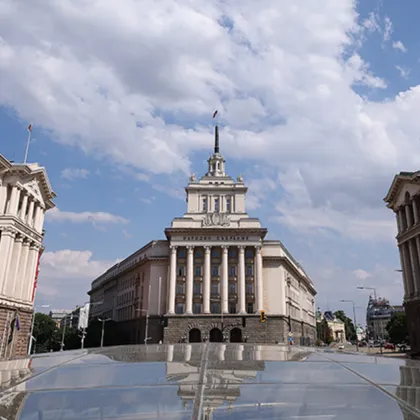 Служебното правителство смени всички областни управители