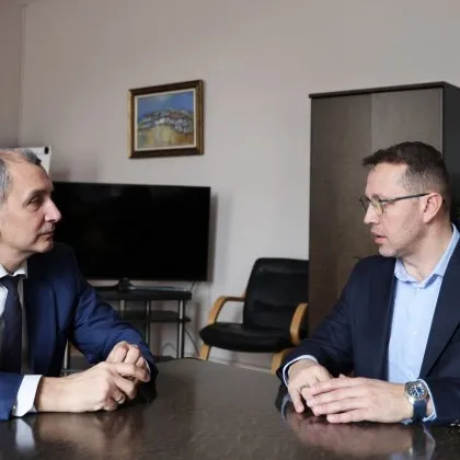 Министърът на здравеопазването доц Михаил Околийски не приема оставката на