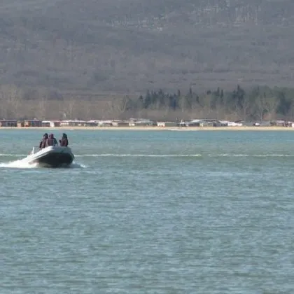 И днес не бяха открити телата на моряците от потъналия рибарски кораб