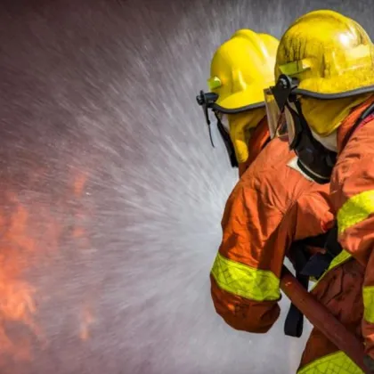 Пожар избухна на незаконно сметище за стари гуми край Варна