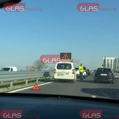 Нова катастрофа затруднява движението по АМ Тракия научи GlasNews Две коли