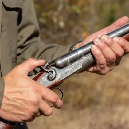 Ловец стреля по тир в Шуменско