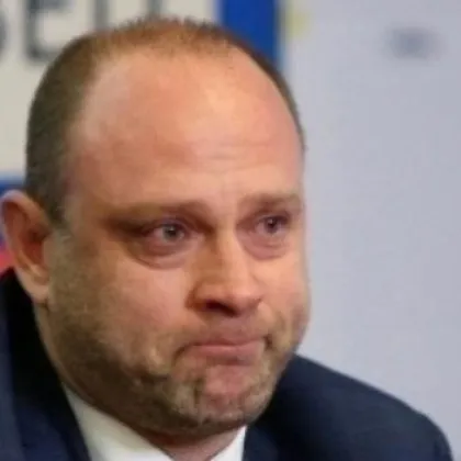 Тити Папазов блокиран в Израел: Крие се в подземие и чака евакуация към България