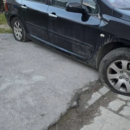 Заловиха заподозрян нарязал гумите на десетки автомобили в столичния квартал Овча купел Сигналът
