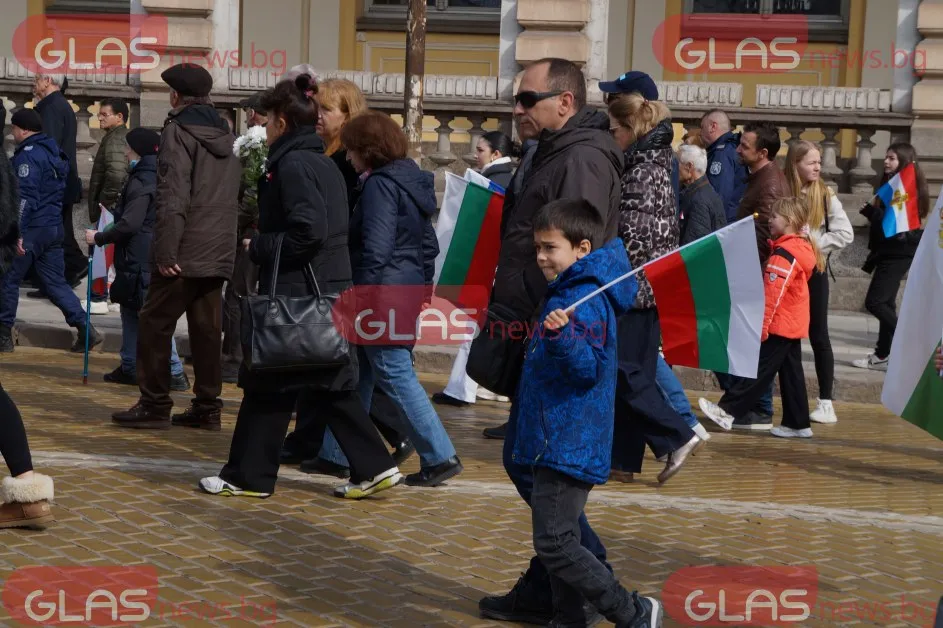Как политиците поздравиха нацията за националния празник