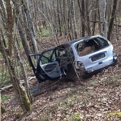 Гора се превърна в автоморга, скелети на изоставени коли грозят планината СНИМКИ