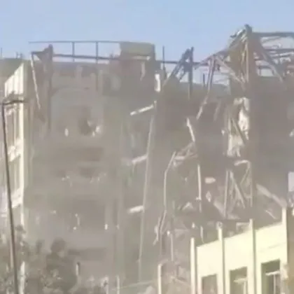 Най малко 1045 души военни и цивилни са загинали