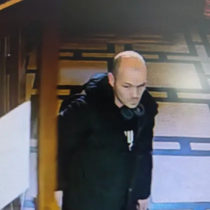 Издирват мъж, задигнал пари от църква в Пловдив СНИМКИ