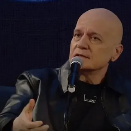 Слави Трифонов излезе с първи коментар за своята песен за