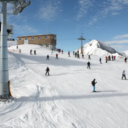 Инцидентът с дете на пистите над Банско: Ударено от шейна или е паднало само?