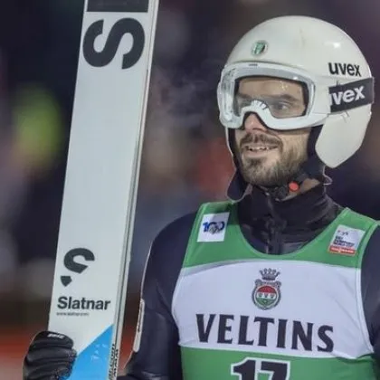 Историческо! Зографски с първи подиум в Световната купа по ски скок