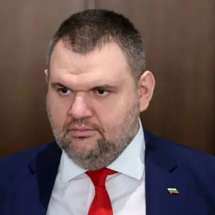 Делян Пеевски съобщи че сезира прокуратурата за лъжливи твърдения на