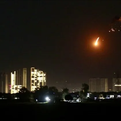 Експлозии се чуват и в иракската столица