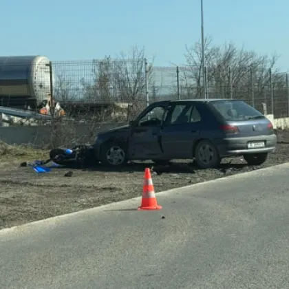 Кола и мотор се блъснаха в Стара Загора СНИМКА