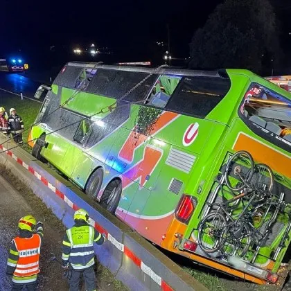 Десетки ранени при катастрофа на автобус в Австрия