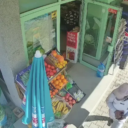 Мъж се почерпи с напитка от магазин в Чирпан Това