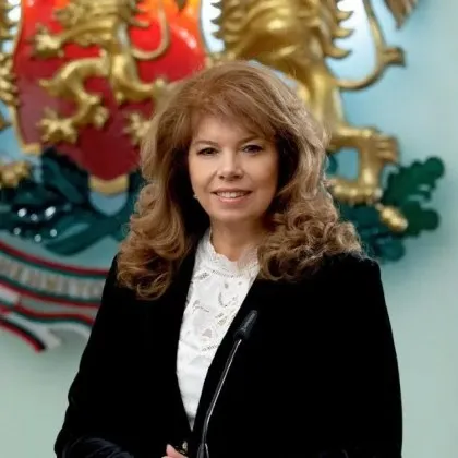 Президентът Илияна Йотова поздрави българските жени по повод осми март