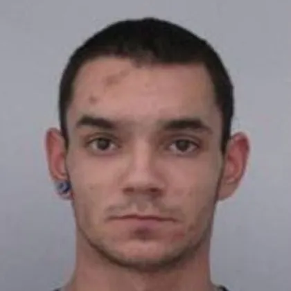 Млад мъж излезе на разходка с кучето си и не се прибра СНИМКА