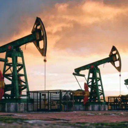 Петролът скочи над 114 долара за барел