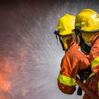 Сграда рухна след пожар на жп гарата в Глазгоу ВИДЕО