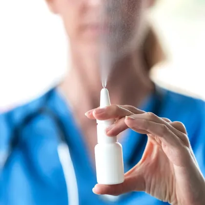 Един назален спрей срещу COVID, грип и бактерии - ново изследване дава надежда