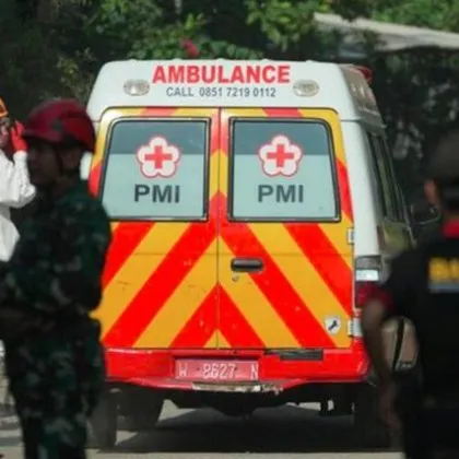 Мощно свлачище погълна хора на сметище в Индонезия