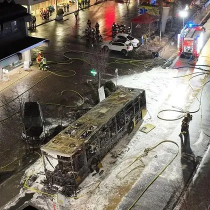 Най-малко шестима изгоряха в автобус в Швейцария