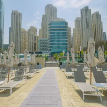 Дубай се превръща в &bdquo;град призрак" заради войната в Близкия изток