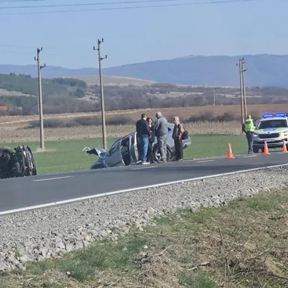 Двама души загинаха при тежка катастрофа в Пернишко СНИМКИ