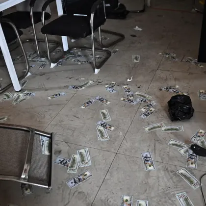 Фалшиви банки и полицейски офиси: Разбиха огромна мрежа за измами