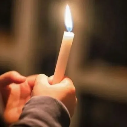 Светотатство! Апаш отмъкна кутия за дарения от параклис