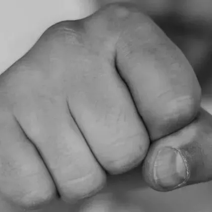 Тираджия се нахвърли с удари на шофьорка