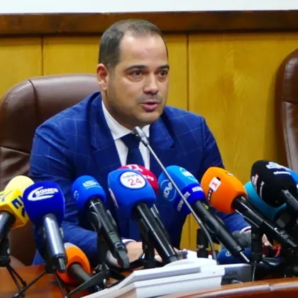 Калин Стоянов: Демерджиев разказа най-краткия виц за кандидат-депутатите на Радев