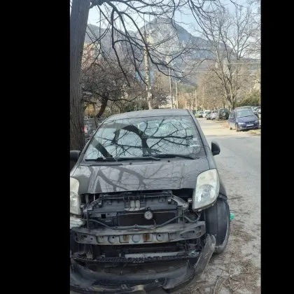 Шофьорка откри паркираната си кола помляна, търси виновника СНИМКА