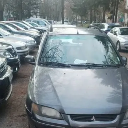 &bdquo;Излизай, ол**офрен!" Шофьор блокира коли на паркинг, твърдят, че наругал водач СНИМКА